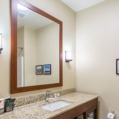 Comfort Suites Burlington in Burlington, United States of America from 154$, photos, reviews - zenhotels.com bathroom photo 2