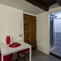 Отель Wood and Stone Apartment in the historical center Италия, Генуя - отзывы, цены и фото номеров - забронировать отель Wood and Stone Apartment in the historical center онлайн
