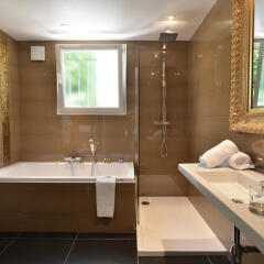 La Villa Cannes Croisette in Cannes, France from 213$, photos, reviews - zenhotels.com bathroom photo 2