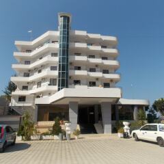 Hotel Mediterrane парковка