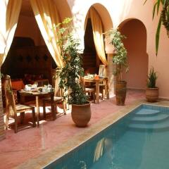 Отель Riad Azenzer бассейн фото 2