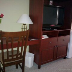 Отель Econo Lodge Montmorency Falls Канада, Буашатель - отзывы, цены и фото номеров - забронировать отель Econo Lodge Montmorency Falls онлайн удобства в номере фото 2