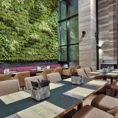 Number11, Urban Hotel Сан Джулианс ресторан