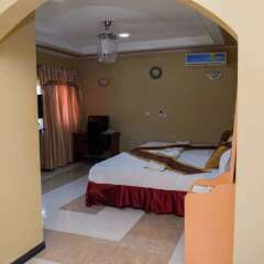 Downtown Hotel сейф в номере