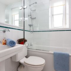 Отель 1 Bedroom Flat In Belsize Park ванная
