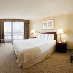 Отель Holiday Inn & Suites Downtown Ottawa Канада, Оттава - отзывы, цены и фото номеров - забронировать отель Holiday Inn & Suites Downtown Ottawa онлайн комната для гостей фото 2