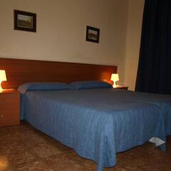 Отель Hostal Bejar Испания, Барселона - отзывы, цены и фото номеров - забронировать отель Hostal Bejar онлайн комната для гостей фото 5