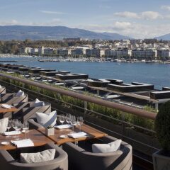 Отель Four Seasons Hotel Geneva Швейцария, Женева - отзывы, цены и фото номеров - забронировать отель Four Seasons Hotel Geneva онлайн балкон