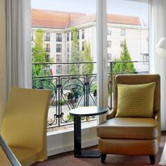 Отель The Westin Grand, Berlin Германия, Берлин - 3 отзыва об отеле, цены и фото номеров - забронировать отель The Westin Grand, Berlin онлайн балкон