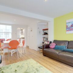 Отель Brighton Getaways - Sunny Cottage комната для гостей
