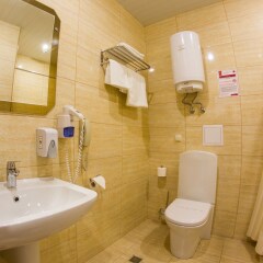 Гостиница Амарис в Великих Луках 6 отзывов об отеле, цены и фото номеров - забронировать гостиницу Амарис онлайн Великие Луки ванная