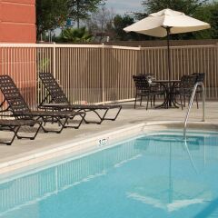 Отель Hampton Inn & Suites Tulare бассейн фото 2
