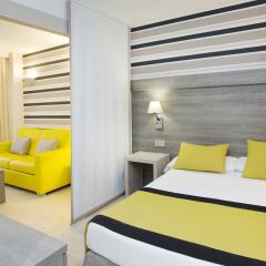 Отель MS Aguamarina Suites комната для гостей фото 8