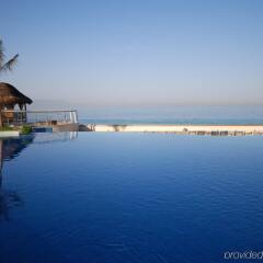 Отель Sunset Plaza Beach Resort & Spa бассейн