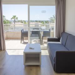 Отель SunConnect Los Delfines Hotel Испания, Кала-эн-Форкат - отзывы, цены и фото номеров - забронировать отель SunConnect Los Delfines Hotel онлайн комната для гостей фото 5