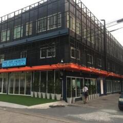 The Art Hostel Bangkok Бангкок парковка