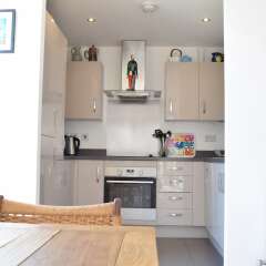 Апартаменты 1 Bedroom Apartment With Balcony Near Regent's Canal в номере