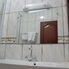 Le Best Hotel in Yaounde, Cameroon from 63$, photos, reviews - zenhotels.com bathroom