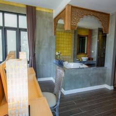 Отель The Tarna Align Resort интерьер отеля