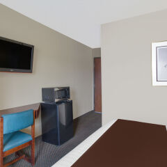 Отель Microtel Inn & Suites by Wyndham Meridian удобства в номере