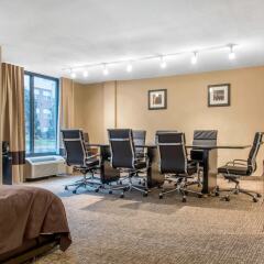 Отель Comfort Inn Airport Блумингтон фитнесс-зал фото 4