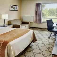 Отель Comfort Inn Brossard комната для гостей фото 6