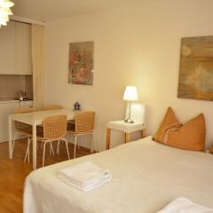 Апартаменты GoVienna Urban Living Belvedere Apartment в номере