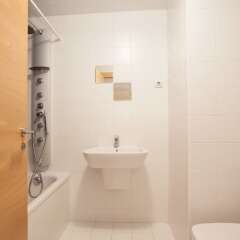 Отель Akira Flats Fira Gran Via Barcelona Оспиталет-де-Льобрегат ванная