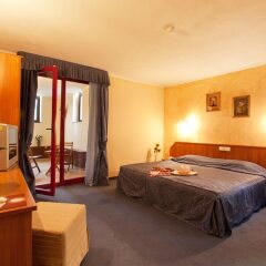 Hotel & Spa Saint George Поморие сейф в номере