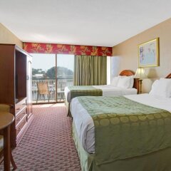 Отель Ramada Waterfront Sarasota комната для гостей фото 3