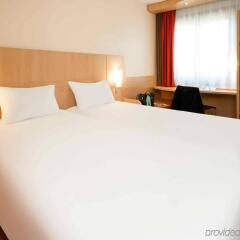 Отель ibis Brussels off Grand Place Бельгия, Брюссель - 1 отзыв об отеле, цены и фото номеров - забронировать отель ibis Brussels off Grand Place онлайн комната для гостей фото 3