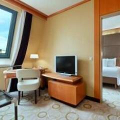 Отель Hilton Prague Old Town 5* Представительский люкс с различными типами кроватей фото 10
