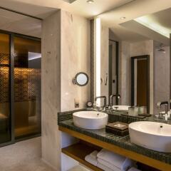 Отель Park Hyatt Abu Dhabi Hotel & Villas ОАЭ, Абу-Даби - 3 отзыва об отеле, цены и фото номеров - забронировать отель Park Hyatt Abu Dhabi Hotel & Villas онлайн ванная