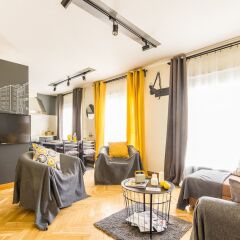Апартаменты Little Italy Apartment 140m2 комната для гостей фото 3
