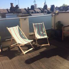 Отель 2 Bedroom Maisonette With Roof Terrace Sleeps 4