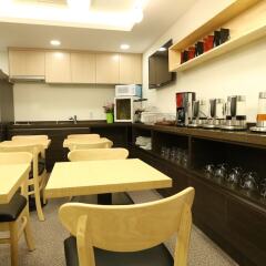 Отель STEP INN Myeongdong 1 Южная Корея, Сеул - 1 отзыв об отеле, цены и фото номеров - забронировать отель STEP INN Myeongdong 1 онлайн питание фото 2