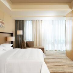 Отель Four Points by Sheraton Langfang, Guan комната для гостей фото 5