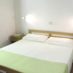 Отель Camping Zocco Centro Vacanze Манерба-дель-Гарда комната для гостей фото 2