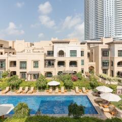 Отель Maison Privee - Burj Khalifa Community бассейн фото 3