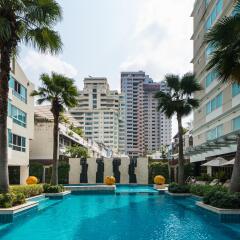 Отель Legacy Suites Sukhumvit by Compass Hospitality Таиланд, Бангкок - 2 отзыва об отеле, цены и фото номеров - забронировать отель Legacy Suites Sukhumvit by Compass Hospitality онлайн бассейн