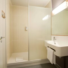 B&B Hotel Lyon Centre Gambetta in Lyon, France from 124$, photos, reviews - zenhotels.com bathroom
