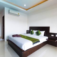 Отель Sleep In Lanta Resort Ланта сейф в номере