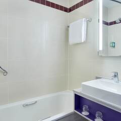 Отель Jurys Inn Exeter ванная фото 2