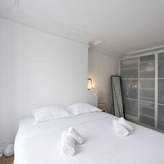 Отель Contemporary near Arc de Triomphe Париж комната для гостей фото 5