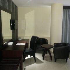 Royal Falcon Hotel комната для гостей