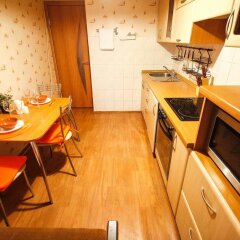 Гостиница MneNaSutki Yablochkova 37B в Москве отзывы, цены и фото номеров - забронировать гостиницу MneNaSutki Yablochkova 37B онлайн Москва комната для гостей фото 2