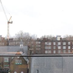 Отель Spacious Greenwich Flat балкон
