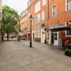 Отель 2 Bed, 2 bath flat in Covent Garden