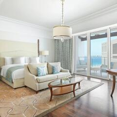 Отель Waldorf Astoria Dubai Palm Jumeirah 5* Улучшенный номер с различными типами кроватей