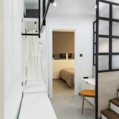 Апартаменты The Athenians Modern Apartments комната для гостей фото 5